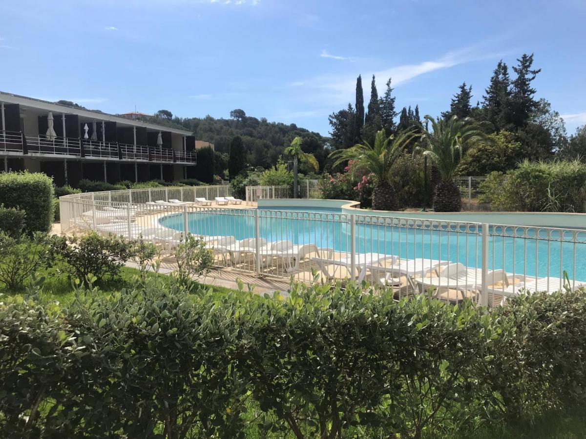 Les terrasses du Liouquet T2, piscine , parking , mer à 150 m La Ciotat Exterior foto